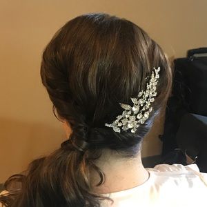 Rhinestone wedding hairpiece